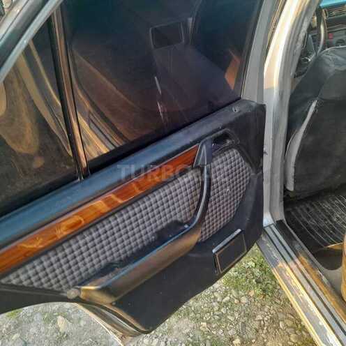 Mercedes E 250 1993, 250,000 km - 2.5 l - Masallı