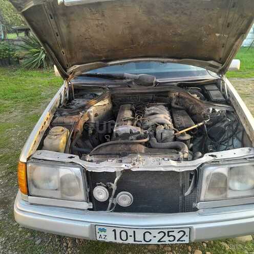 Mercedes E 250 1993, 250,000 km - 2.5 l - Masallı