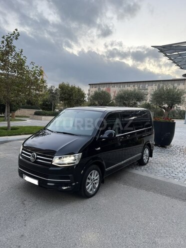 Volkswagen Multivan 2017, 80,000 km - 2.0 л - Bakı