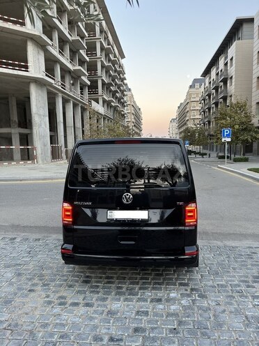 Volkswagen Multivan 2017, 80,000 km - 2.0 л - Bakı