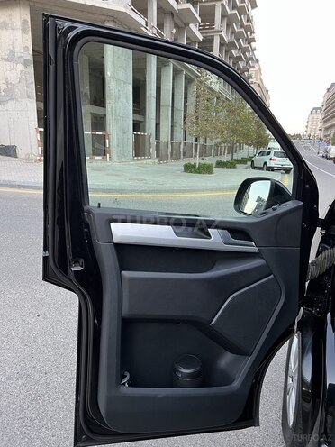 Volkswagen Multivan 2017, 80,000 km - 2.0 л - Bakı