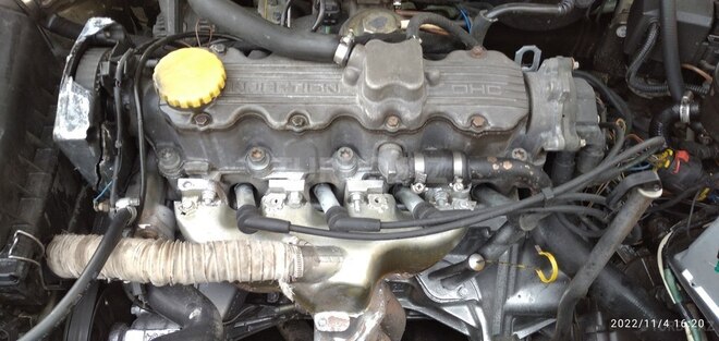 Opel Vectra 1994, 355,000 km - 1.8 l - Qax