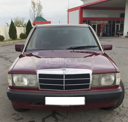 Mercedes 190 1990, 450,000 km - 2.0 l - Yevlax