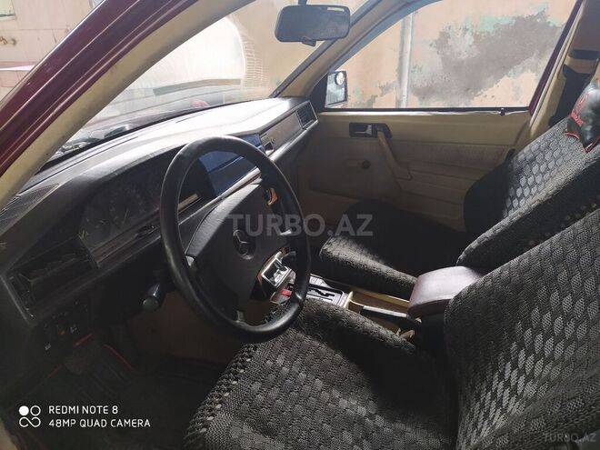 Mercedes 190 1990, 450,000 km - 2.0 l - Yevlax