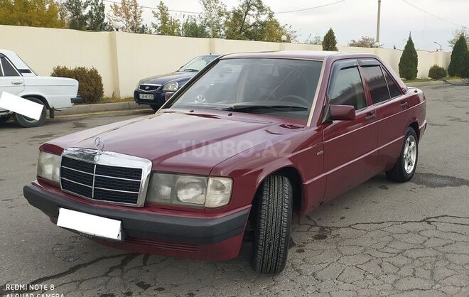 Mercedes 190 1990, 450,000 km - 2.0 l - Yevlax
