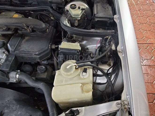 Mercedes E 230 1996, 320,000 km - 2.3 l - Bakı