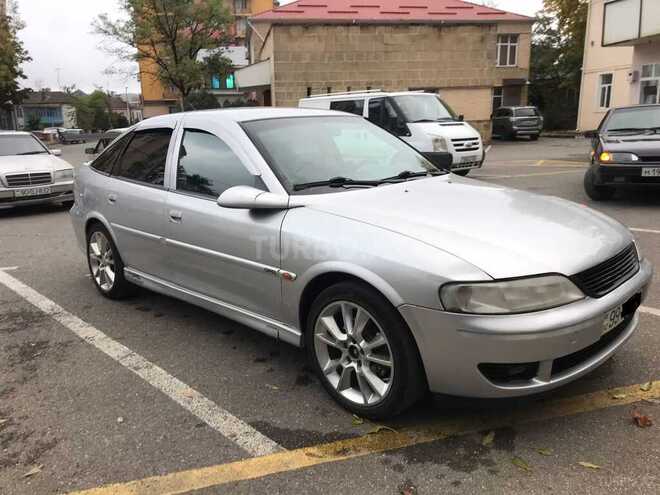 Opel Vectra 1999, 380,000 km - 2.0 л - Qusar