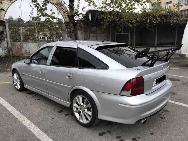 Opel Vectra 1999, 380,000 km - 2.0 л - Qusar