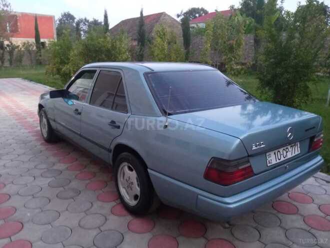 Mercedes E 200 1986, 352,810 km - 2.0 л - Masallı