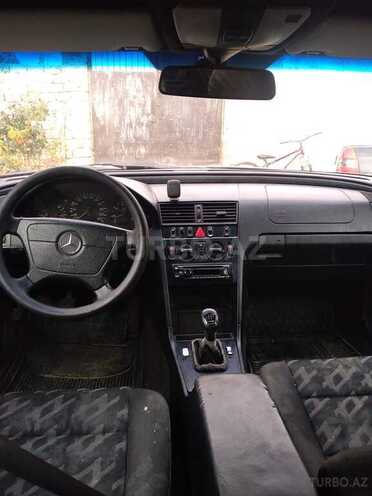 Mercedes C 220 1999, 250,000 km - 2.2 l - Bakı
