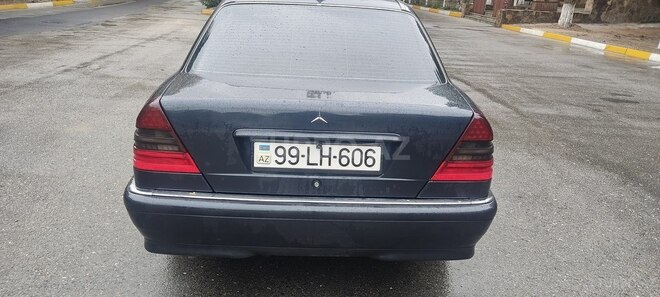 Mercedes C 200 1999, 220,000 km - 2.0 l - Sumqayıt