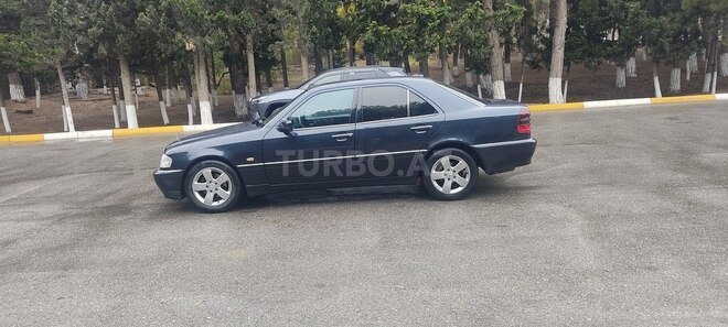 Mercedes C 200 1999, 220,000 km - 2.0 l - Sumqayıt