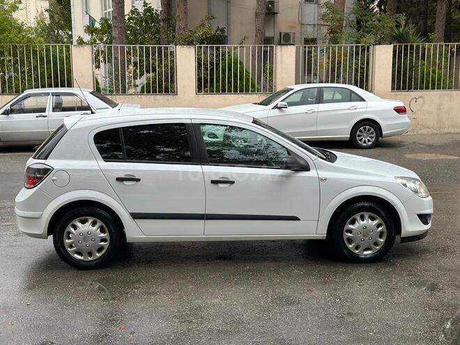 Opel Astra 2010, 190,000 km - 1.4 l - Bakı