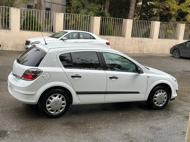Opel Astra 2010, 190,000 km - 1.4 l - Bakı