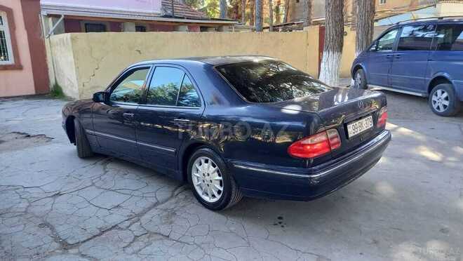 Mercedes E 240 1999, 182,000 km - 2.4 l - Bakı