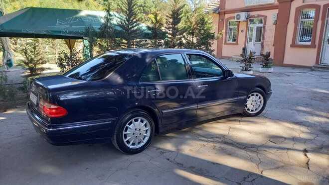 Mercedes E 240 1999, 182,000 km - 2.4 l - Bakı