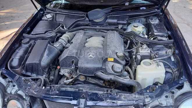 Mercedes E 240 1999, 182,000 km - 2.4 l - Bakı