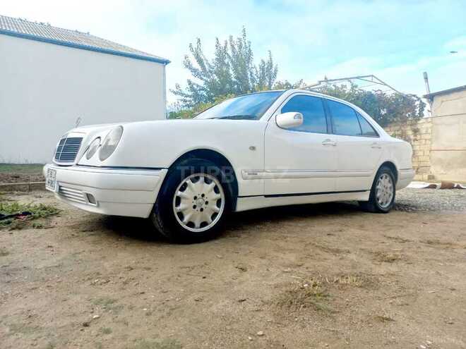 Mercedes E 220 1998, 45,560 km - 2.2 л - Sumqayıt