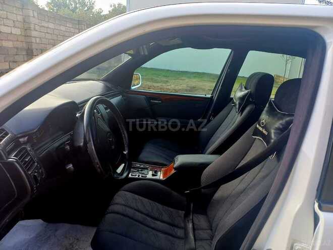Mercedes E 220 1998, 45,560 km - 2.2 л - Sumqayıt