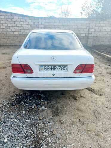 Mercedes E 220 1998, 45,560 km - 2.2 л - Sumqayıt