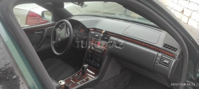 Mercedes E 220 2000, 398,000 km - 2.2 l - Bakı