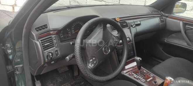 Mercedes E 220 2000, 398,000 km - 2.2 l - Bakı