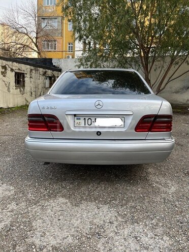 Mercedes E 230 1996, 378,000 km - 2.3 l - Sumqayıt