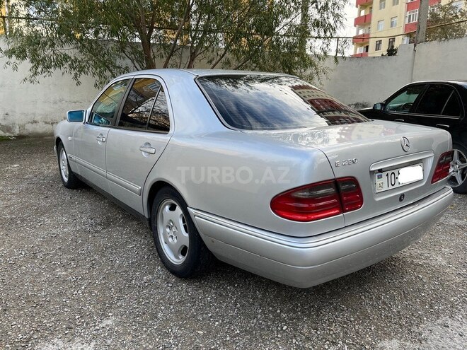 Mercedes E 230 1996, 378,000 km - 2.3 l - Sumqayıt