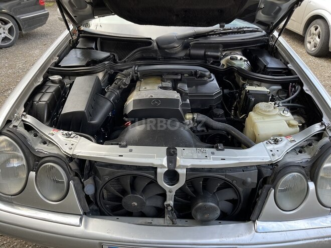 Mercedes E 230 1996, 378,000 km - 2.3 l - Sumqayıt