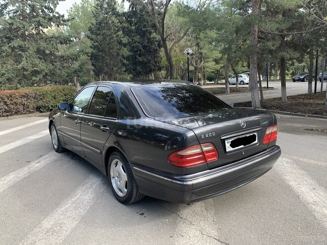 Mercedes E 200 2000, 242,000 km - 2.0 l - Sumqayıt
