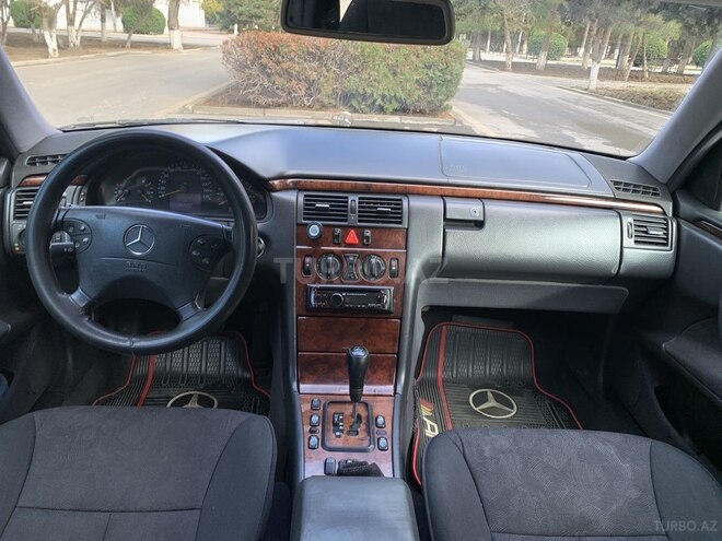 Mercedes E 200 2000, 242,000 km - 2.0 l - Sumqayıt