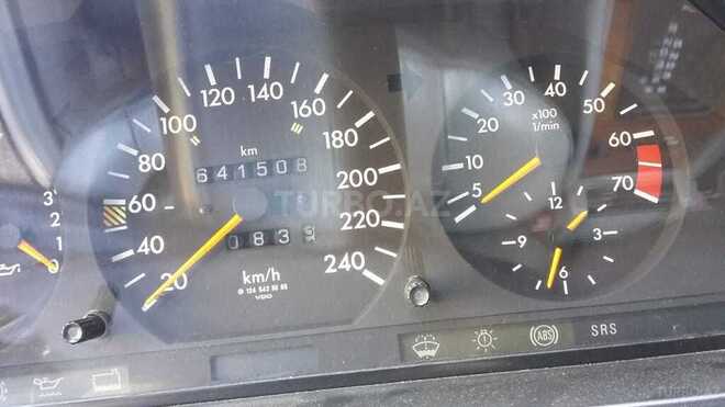 Mercedes E 220 1995, 641,000 km - 2.2 l - Bakı