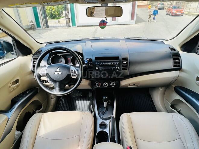 Mitsubishi Outlander 2009, 150,000 km - 3.0 l - Bakı
