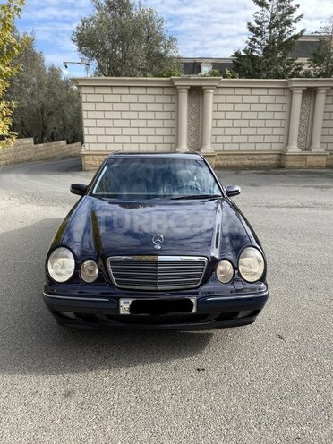 Mercedes E 220 2001, 260,000 km - 2.2 l - Bakı