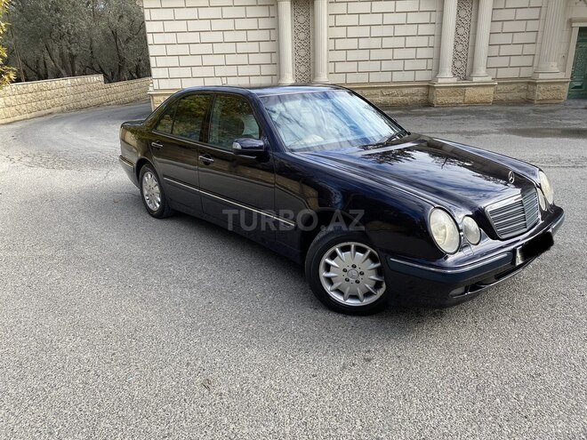 Mercedes E 220 2001, 260,000 km - 2.2 l - Bakı