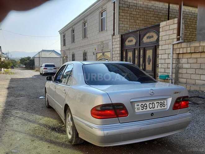 Mercedes E 220 2000, 210,000 km - 2.4 l - Ağstafa
