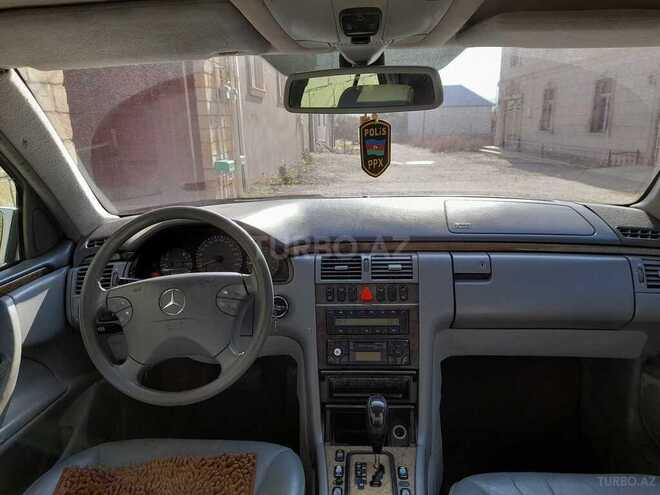 Mercedes E 220 2000, 210,000 km - 2.4 l - Ağstafa