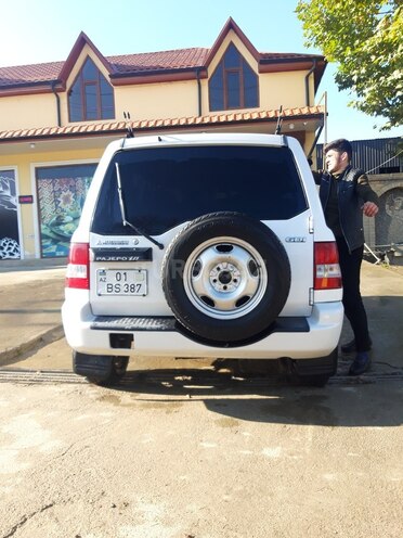 Mitsubishi Pajero io 2000, 350,000 km - 2.0 l - Quba