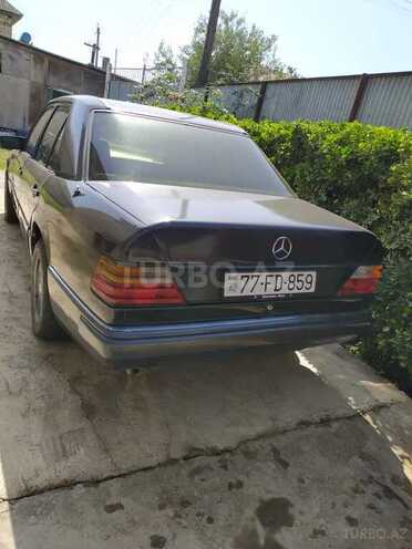 Mercedes E 230 1991, 225,578 km - 2.3 l - Bakı