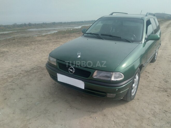 Opel Astra 1997, 240,000 km - 1.6 l - Qazax