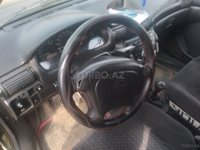 Opel Astra 1997, 240,000 km - 1.6 l - Qazax
