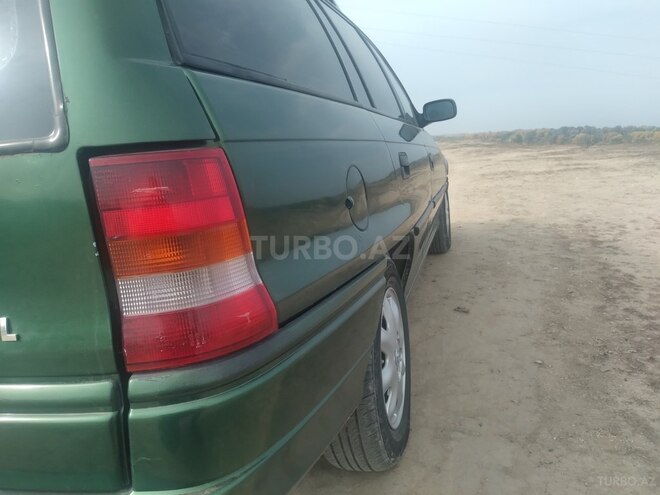 Opel Astra 1997, 240,000 km - 1.6 l - Qazax