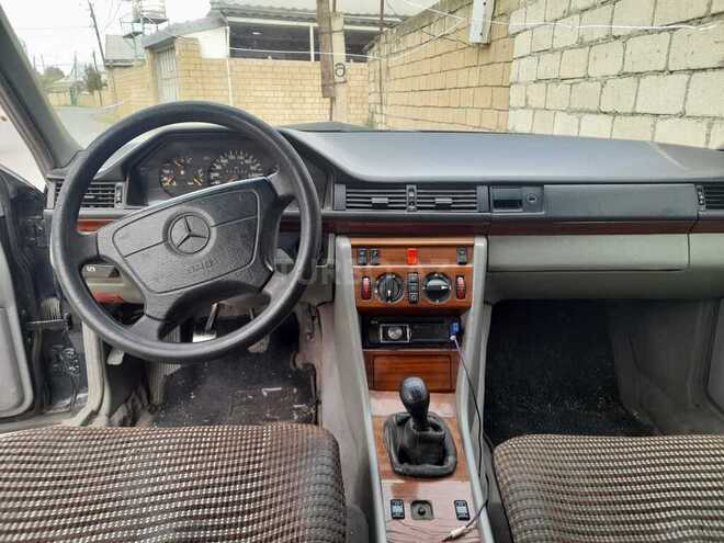 Mercedes E 200 1993, 900,000 km - 2.0 l - Ağcabədi