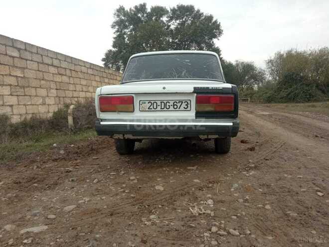 LADA (VAZ) 2107 2006, 48,085 km - 1.6 l - Salyan