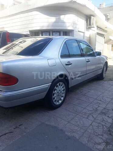 Mercedes E 240 1998, 306,600 km - 2.4 l - Bakı