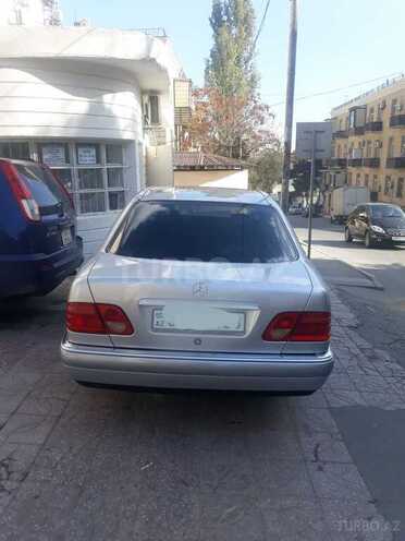 Mercedes E 240 1998, 306,600 km - 2.4 l - Bakı