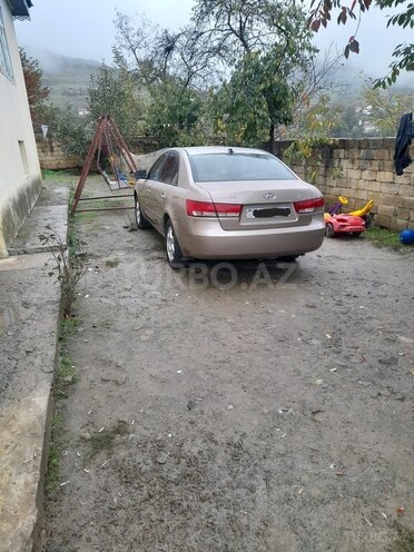 Hyundai Sonata 2006, 200,000 km - 2.4 l - Yardımlı