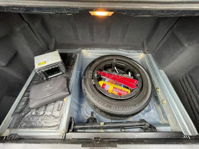 Mercedes E 240 2001, 188,000 km - 2.6 l - Mingəçevir