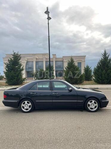 Mercedes E 240 2001, 188,000 km - 2.6 l - Mingəçevir