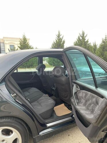 Mercedes E 240 2001, 188,000 km - 2.6 l - Mingəçevir